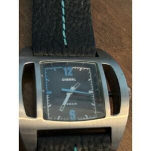 Vintage Diesel DZ 2110 Men Watch Water Resistant Blue Dial+ thick leather strap